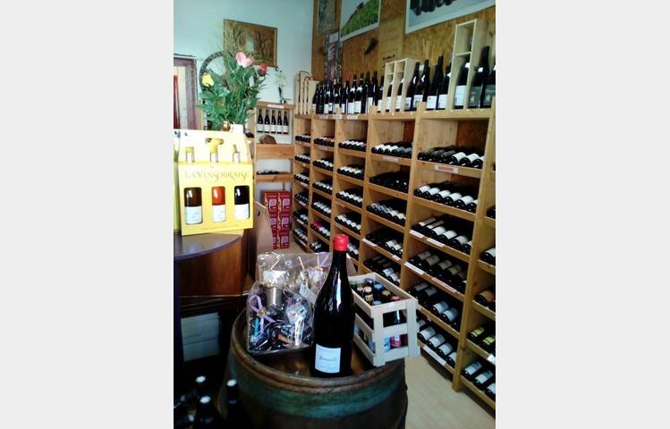 image de Cave of wine and régional products