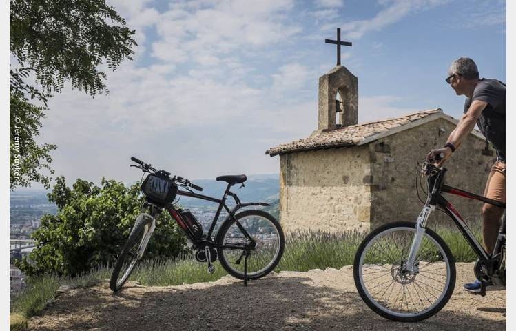 image de Bike trail: From the vineyard of Tain to the "Roches qui dansent"