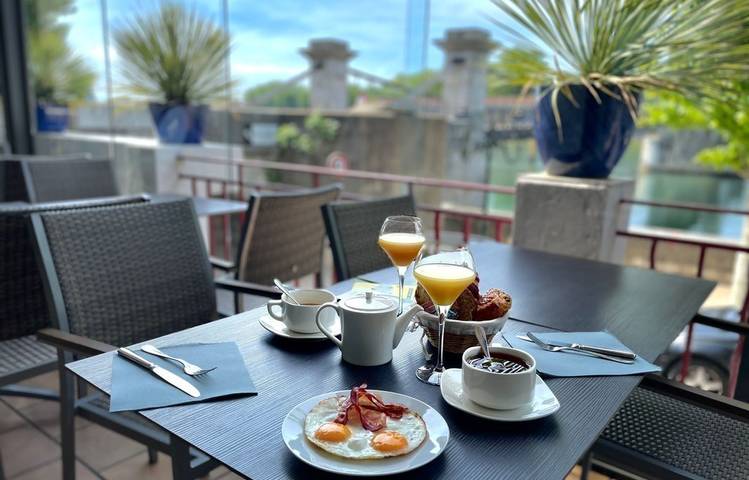Photo of Hôtel les Deux Côteaux