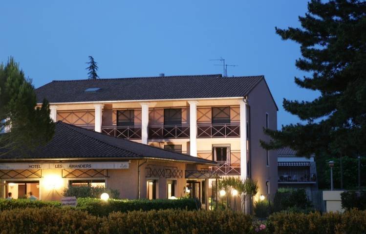 Photo of Hôtel les Amandiers