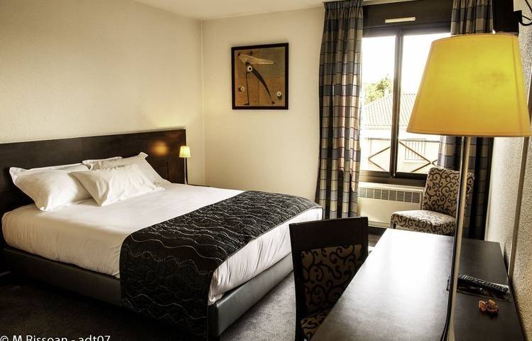 Photo of Hôtel les Amandiers