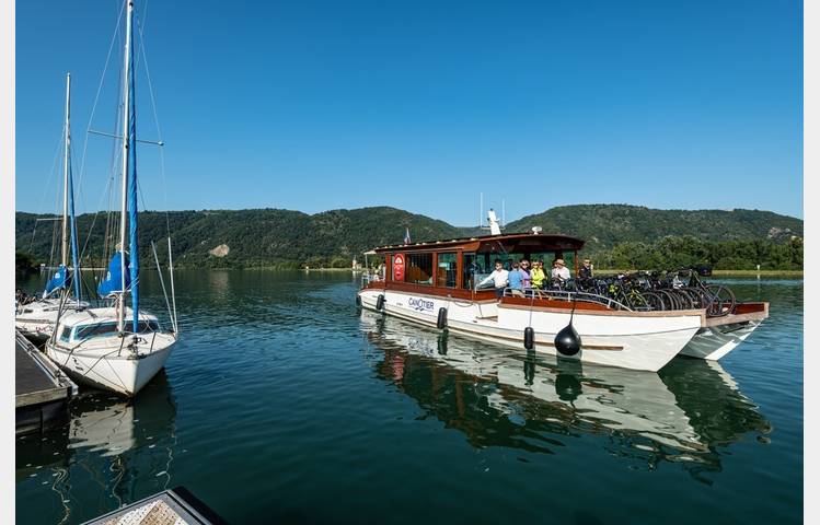 image de Croisière sur le Rhône "Bleu-vert-vapeur"avec Les Canotiers : Bateau - vélo - Train à vapeur.