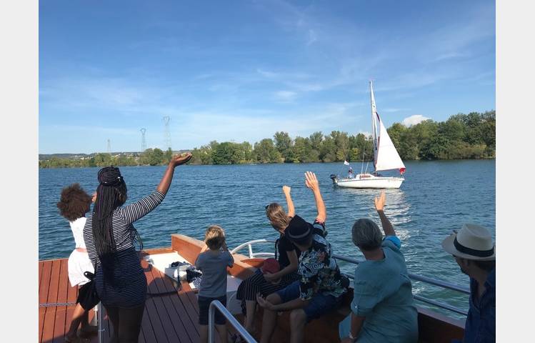 image de Croisière sur le Rhône "Bleu-vert-vapeur"avec Les Canotiers : Bateau - vélo - Train à vapeur.