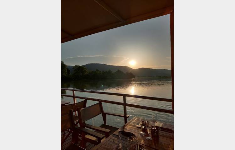 image de Croisière dîner en accord mets et vins - Les canotiers et L'assemblage