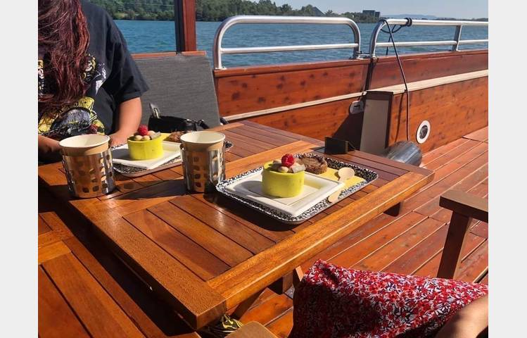 image de Brunch on the water with Les Canotiers