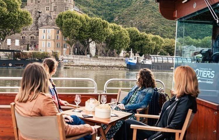 Photo of Apéro sur l’eau « vins et fromages » au fil du Rhône - Terres de Syrah