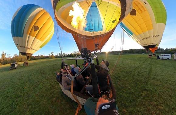 Hot-air balloon flight with MONTGOLFIÈRES & Cie