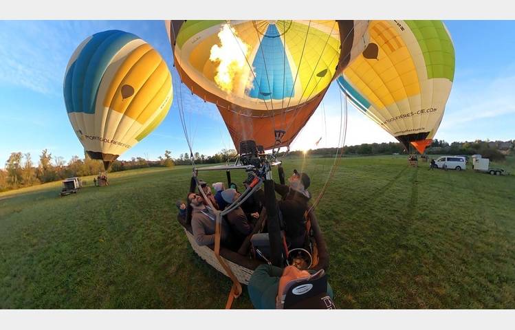 image de Hot-air balloon flight with MONTGOLFIÈRES & Cie