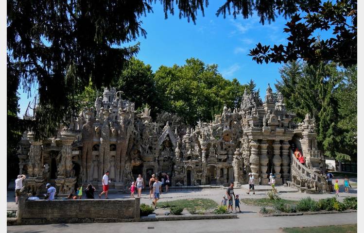 image de Palais idéal du facteur Cheval