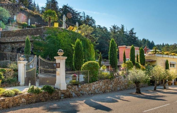 Photo of Hôtel Auberge du Lac