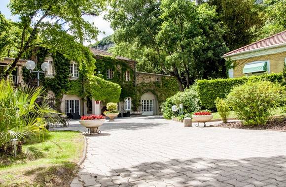 img-le-cedre-de-soyons