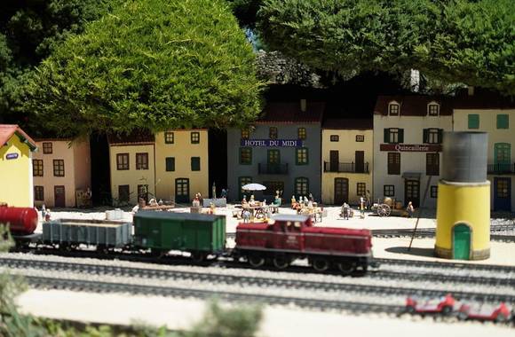 img-jardin-des-trains-ardechois