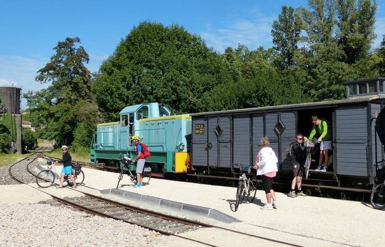 Photo of Take the steam train to the market