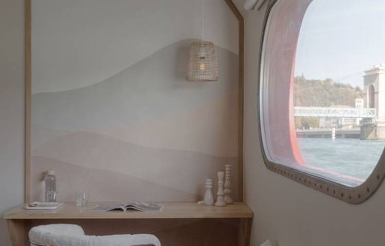 Photo of Bed and Bicycle - La Péniche