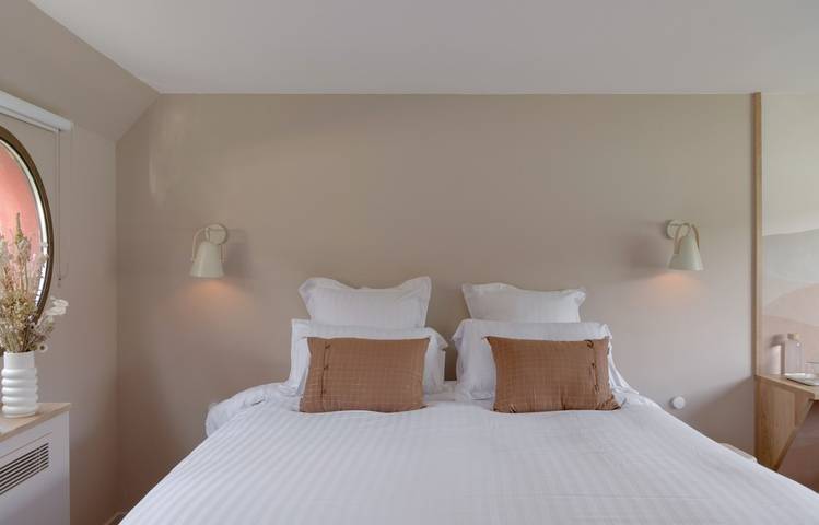 Photo of Bed and Bicycle - La Péniche