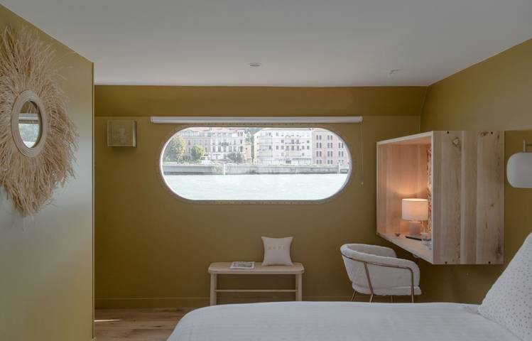 Photo of Bed and Bicycle - La Péniche