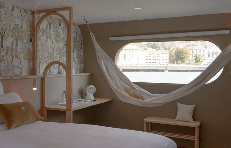 Photo of Bed and Bicycle - La Péniche