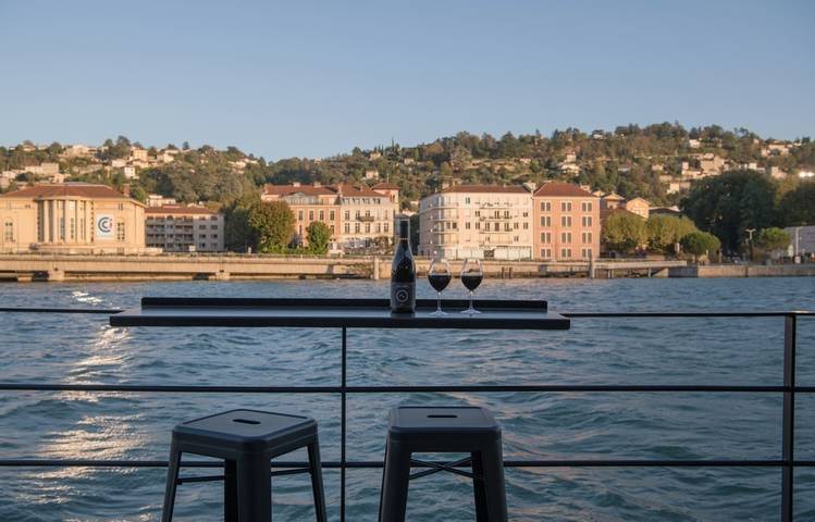 Photo of Bed and Bicycle - La Péniche