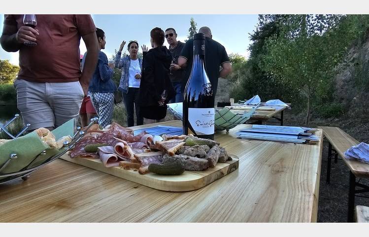 image de Sunset drinks in the vineyards - Domaine Grenier