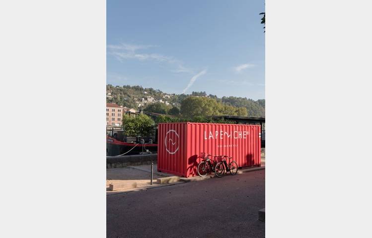 image de Bed and Bicycle (La Péniche)