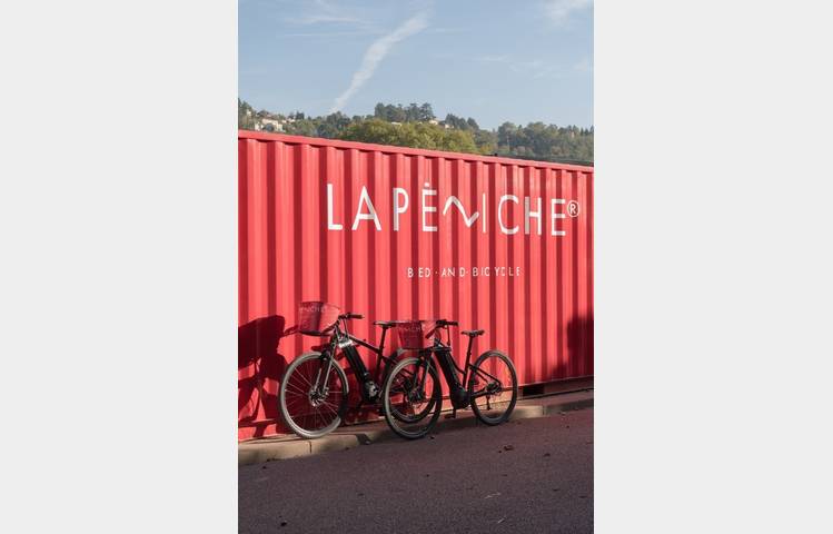 image de Bed and Bicycle (La Péniche)