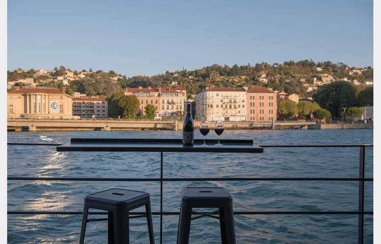 image de Bed and Bicycle (La Péniche)
