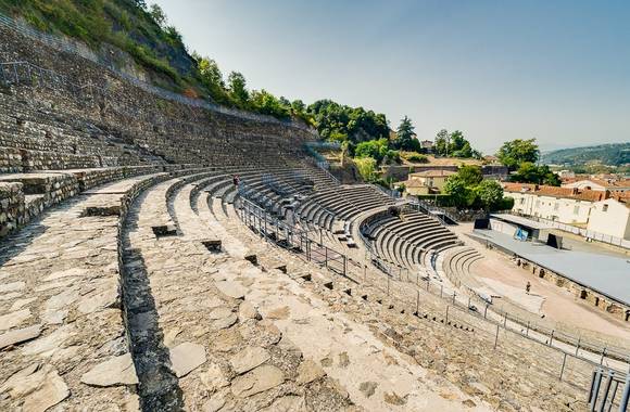 img-theatre-antique