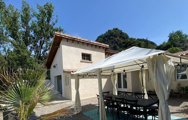 Photo of Gîte "La Villa du gardien" - Chateau de Rochetaillée