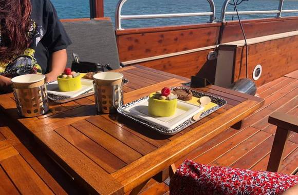 Brunch automnal sur le Rhône à Tournon avec la compagnie des canotiers