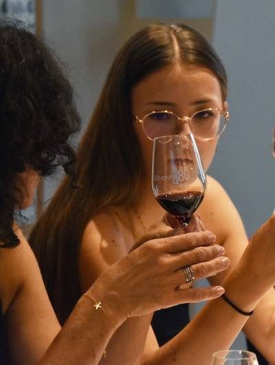 img-soiree-degustation-reservee-aux-filles