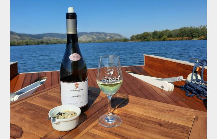image de Aperitif on the water "Wine & Cheese" along the Rhône river