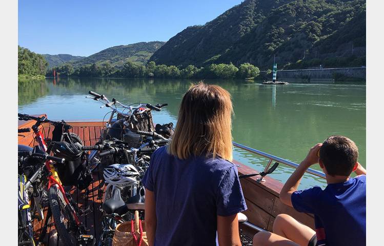 image de Croisière familiale "le petit explorateur" à Tournon sur Rhône avec Les Canotiers