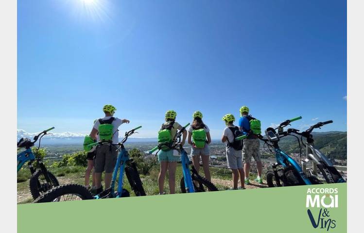 image de Balade en trott électrique tout terrain dans les vignobles - Terre de Syrah