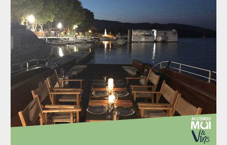 image de Croisière "l'instant dîner" à Tournon avec les Canotier et le Saint-Vic'