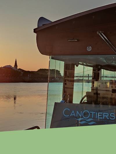 img-sunset-tour-apero-sur-leau-avec-les-canotiers