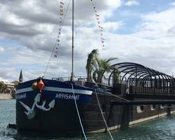 The Slow Food Café Houseboat