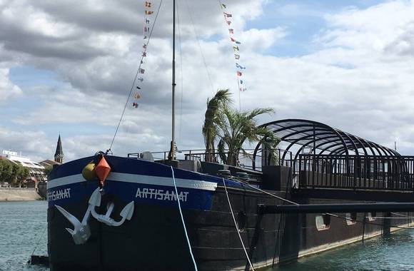 The Slow Food Café Houseboat