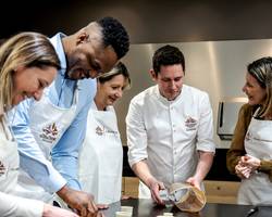 Workshop chocolate mouss in English - cité du chocolat Valrhona