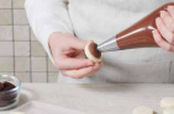 Atelier Passion Macarons - La Cité du Chocolat Valrhona