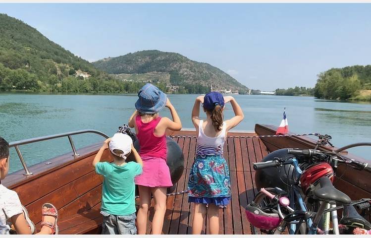image de Boat rides with "Les Canotiers BoatnBike"