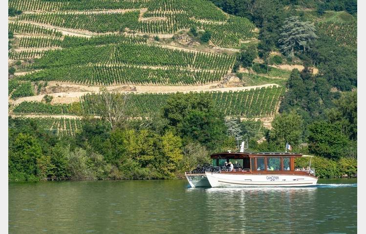 image de Croisière sur le Rhône avec Les Canotiers BoatnBike