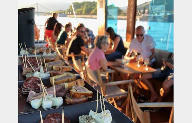 image de Boat rides with "Les Canotiers BoatnBike"