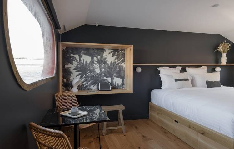 Photo of Bed and Bicycle ( La Péniche )