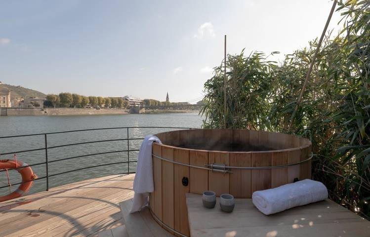 Photo of Bed and Bicycle ( La Péniche )